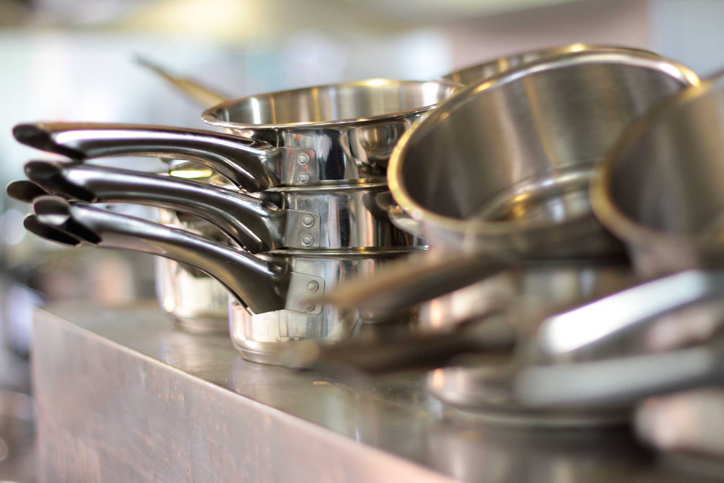 03_organization_tips_keep_pots_pans_lid_neiljlangan
